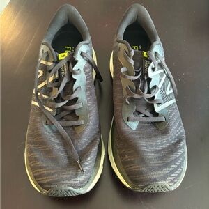 Men’s new balance running sneaker